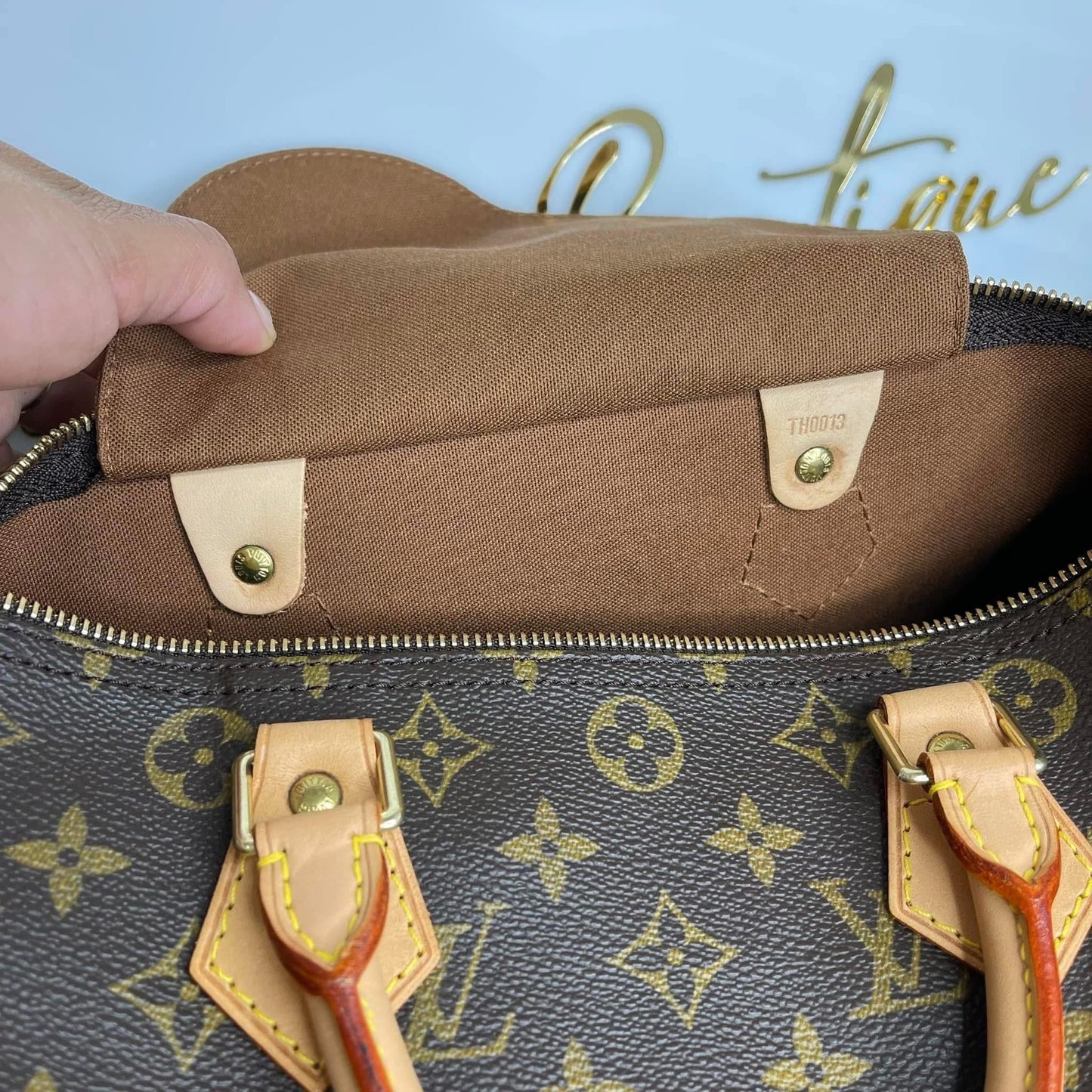 Louis Vuitton Speedy 30