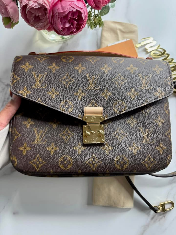 Louis Vuitton Pochette Métis